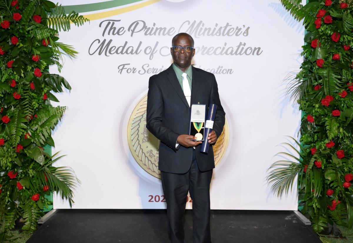 Dean Isaac Onywere honored